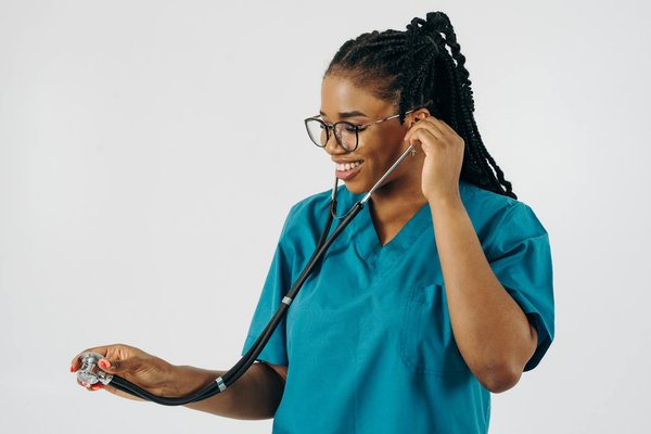 Alimentation anti-inflammatoire : un remède naturel pour atténuer les symptômes de la polyarthrite rhumatoïde ?